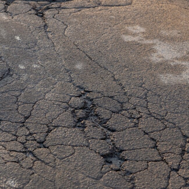 Driveway Concrete repair - image of cracked concrete